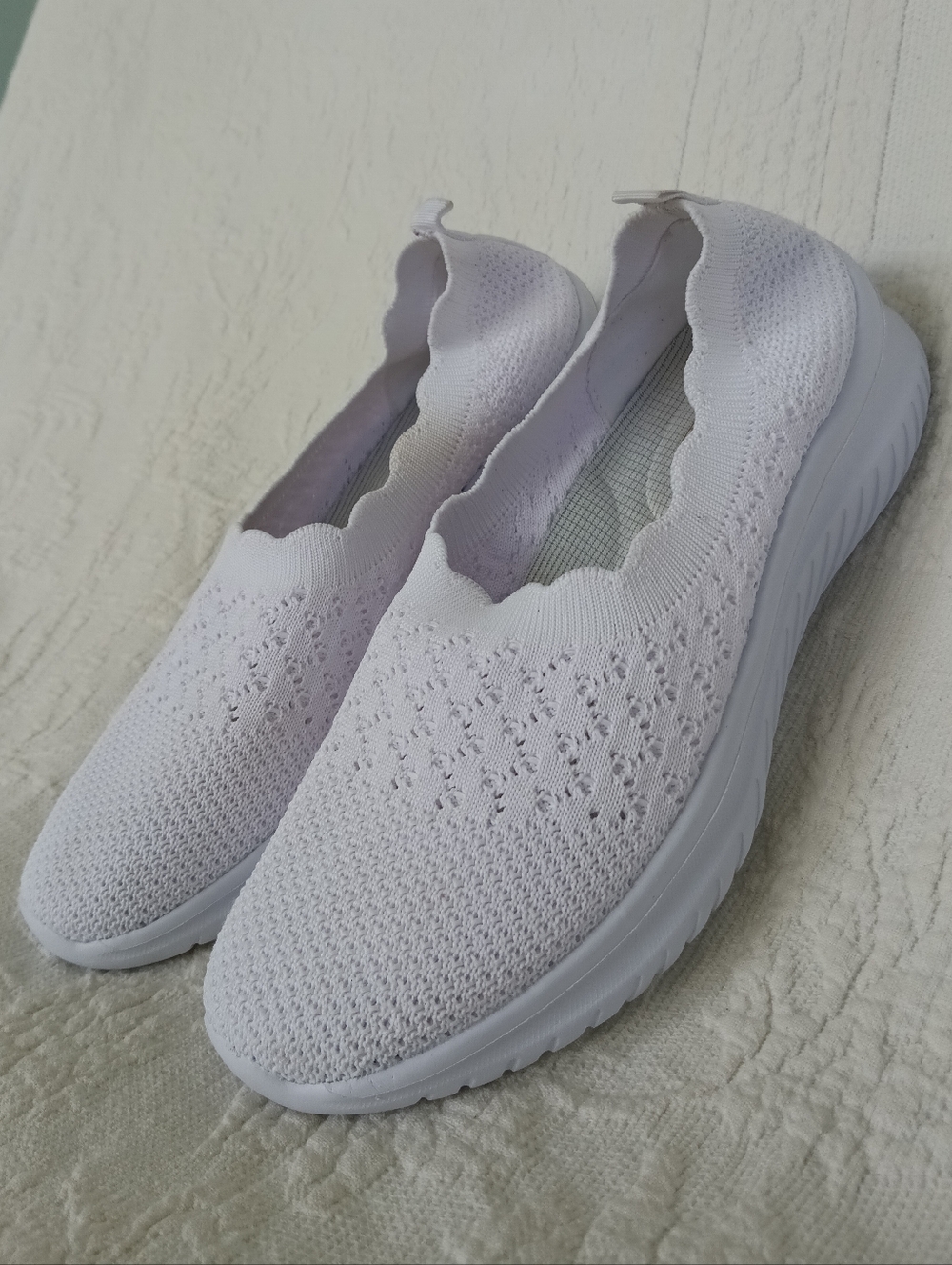 White Scalloped Knit Slip-on Sneakers Comfy Cushioned Lightweight Simple Femme - Picture 2 of 8